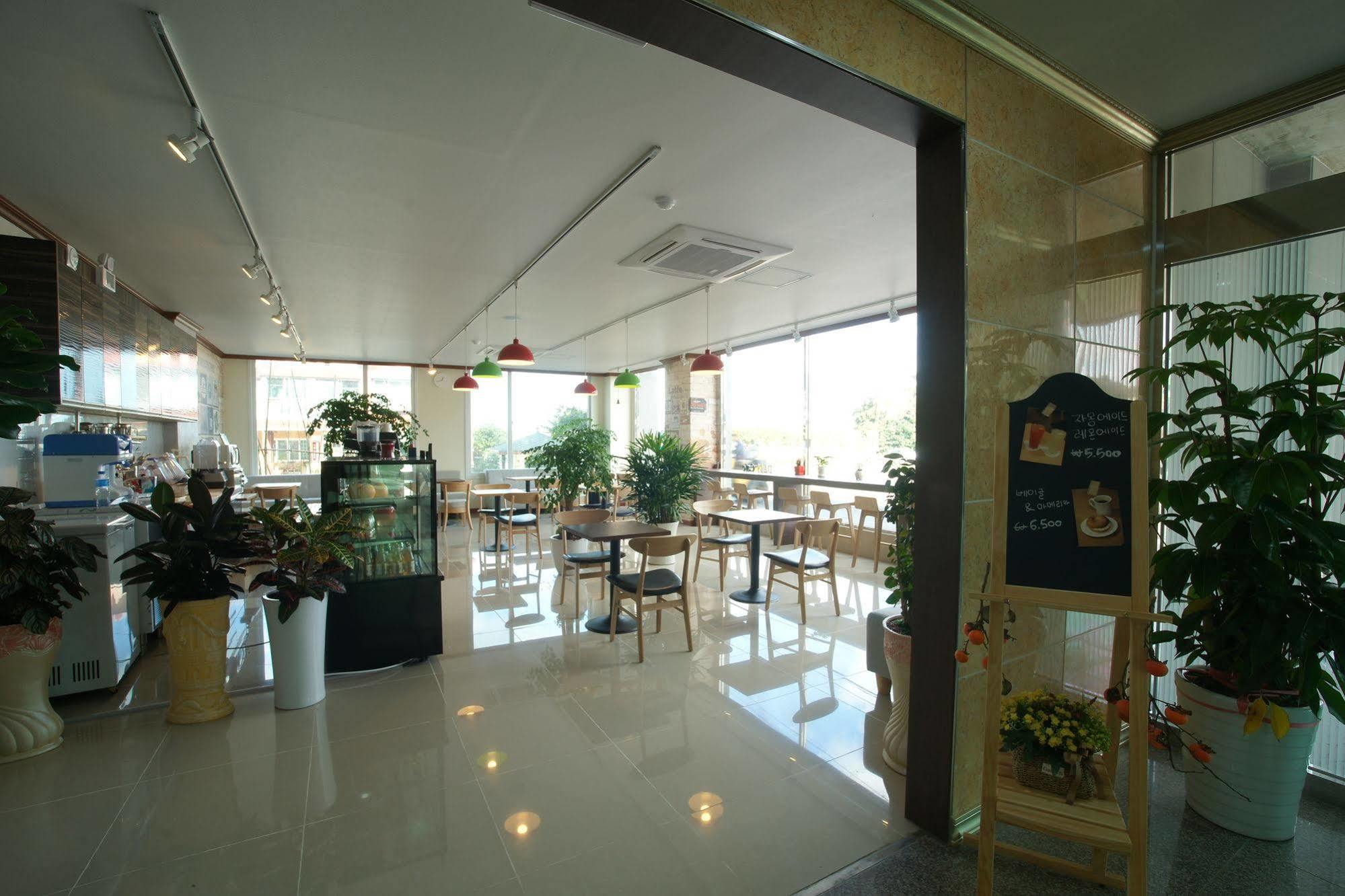 Seongsan Aqua Beach Hotel Согвіпо Екстер'єр фото